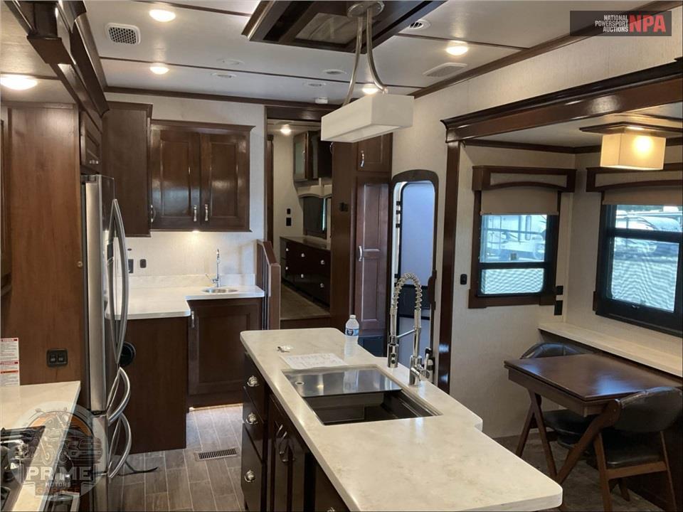 2019 Redwood Rv M-3901 WB - FIFTH WHEEL SERIES — фото 9