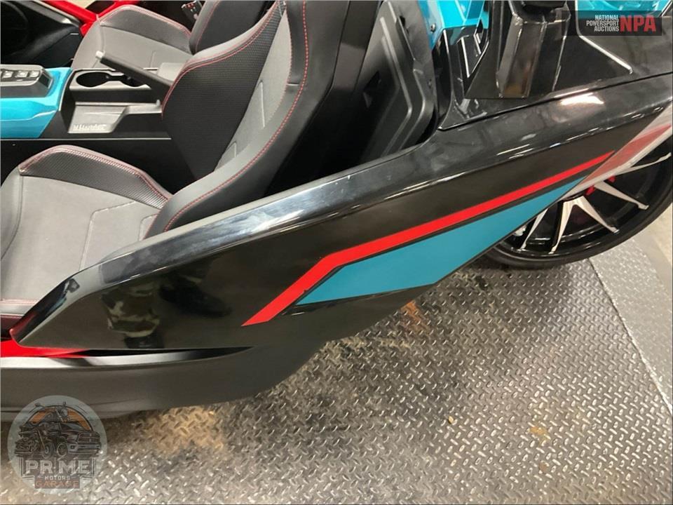 2022 Polaris SLINGSHOT R AUTODRIVE — фото 20