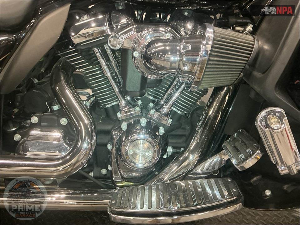 2017 Harley-Davidson FLHTK ULTRA LIMITED — фото 6