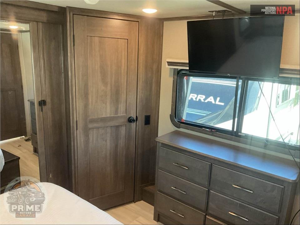 2022 Grand Design Recreational Vehicles M-390RK - SOLITUDE FIFTH WHEEL SERIES — фото 16