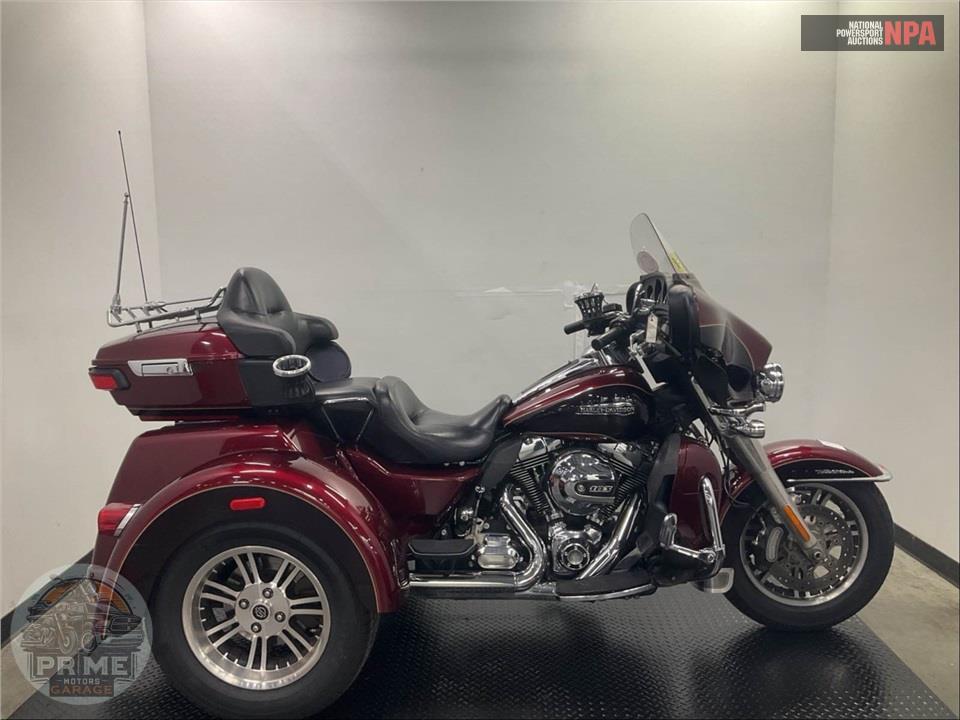 2015 Harley-Davidson FLHTCUTG TRIGLIDE ULTRA CLASSIC — фото 1