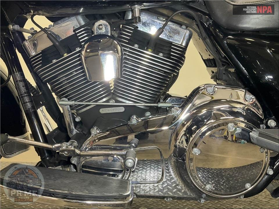 2010 Harley-Davidson FLHTC ELECTRA GLIDE CLASSIC — фото 7