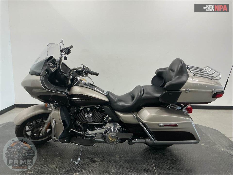 2018 Harley-Davidson FLTRU ROAD GLIDE ULTRA — фото 3