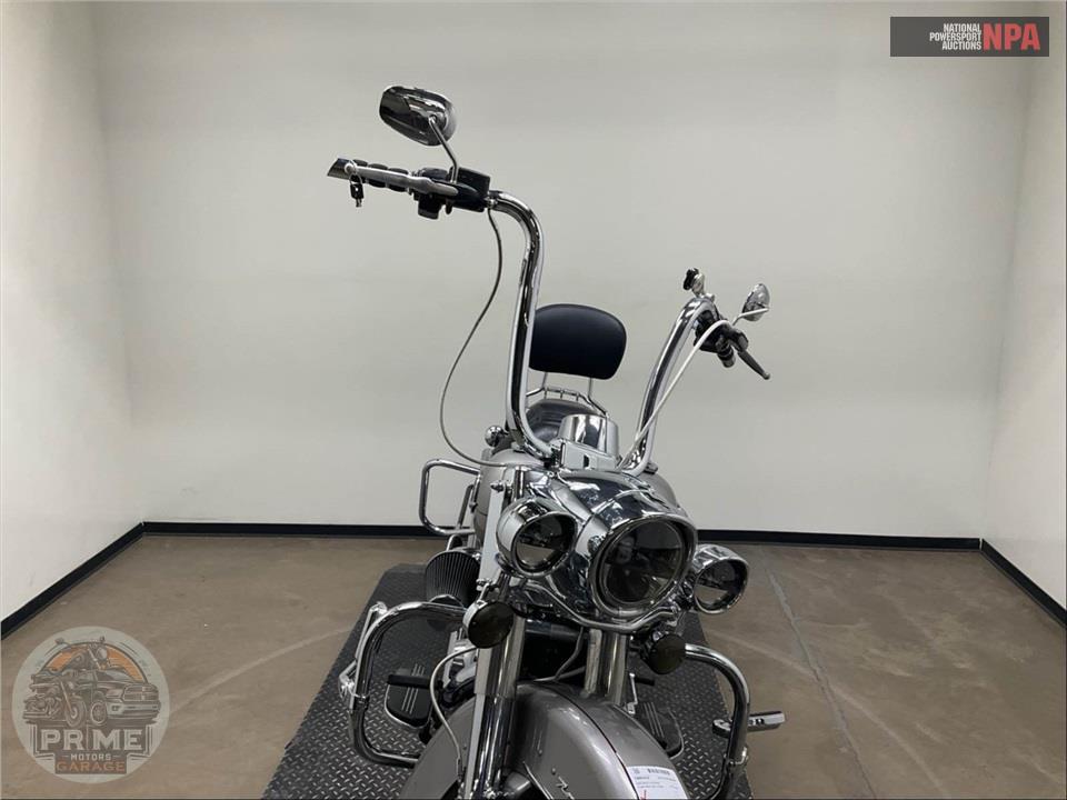 2009 Harley-Davidson FLHRC ROAD KING CLASSIC — фото 16