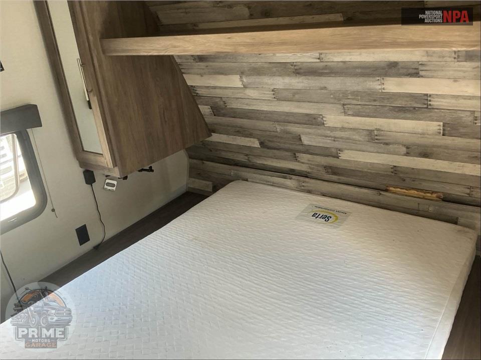 2021 Crossroads Rv M-328 SB ZINGER SERIES — фото 12
