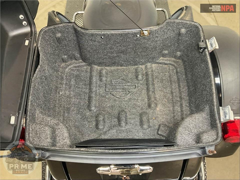 2011 Harley-Davidson FLHTCUTG TRIGLIDE UL CLSC — фото 22