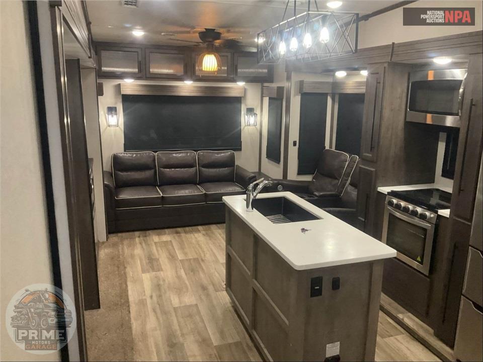 2021 Cardinal By Forest River M-377MBLE - LIMITED FIFTH WHEEL SERIES — фото 6