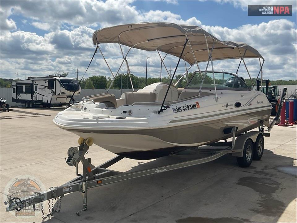 2011 Hurricane Boat SUNDECK SPORT L=21/E=1 225HP MERCURY OB — фото 2