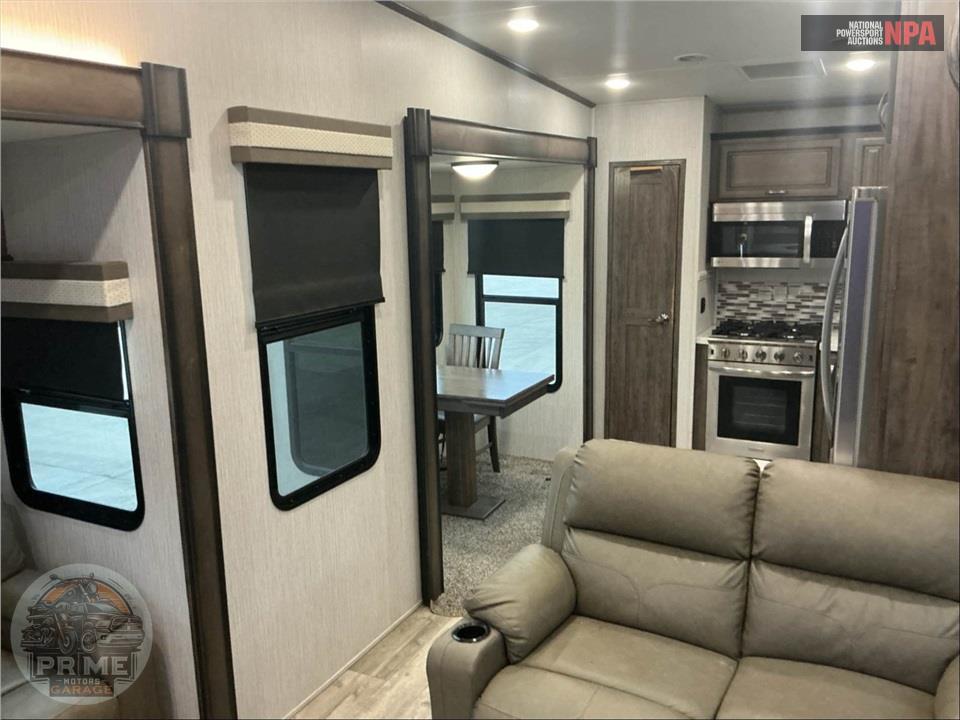 2020 Sandpiper By Forest River M-39BARK - FIFTH WHEEL SERIES — фото 7