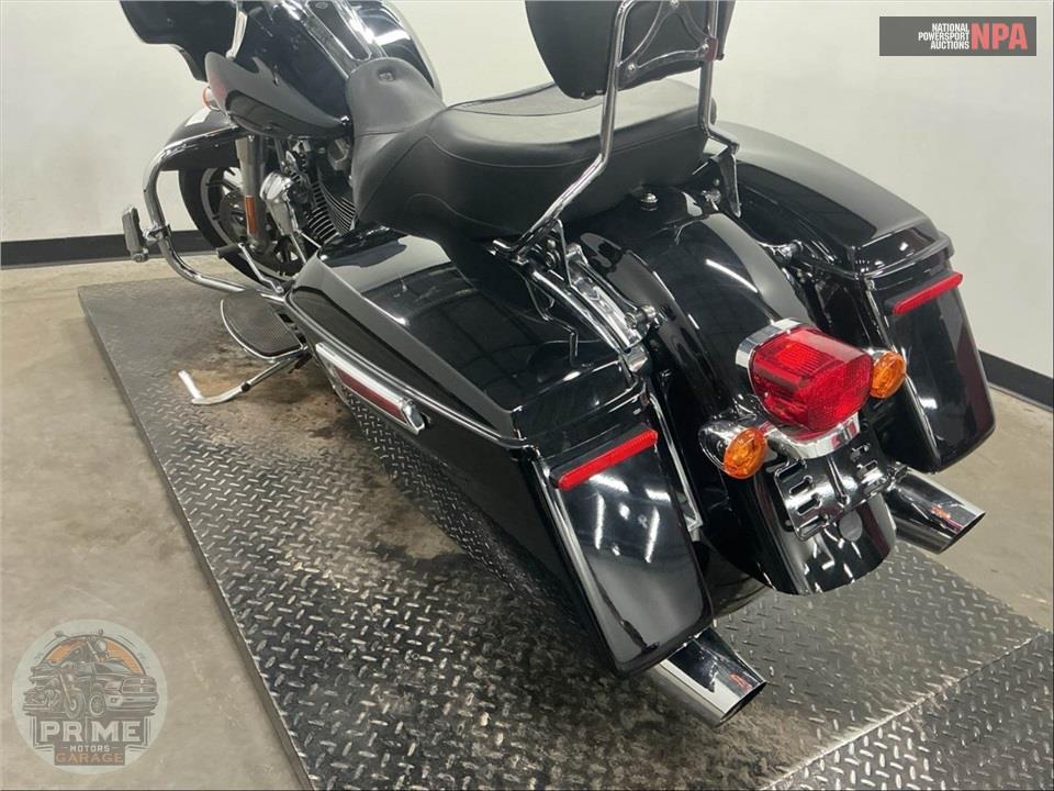 2019 Harley-Davidson FLHT ELECTRA GLIDE STANDARD — фото 19