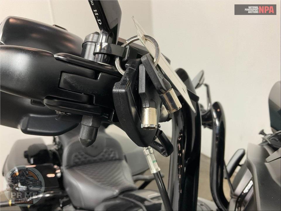 2025 Harley-Davidson FLHX STREET GLIDE — фото 10