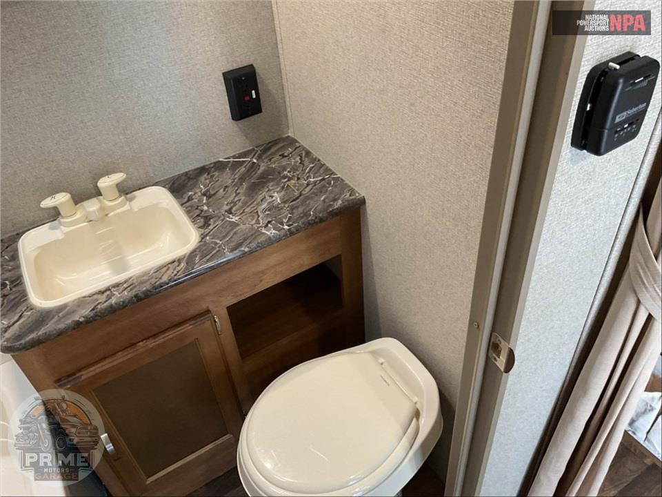 2017 Keystone Rv M-2020 QB - SUMMERLAND SERIES — фото 14