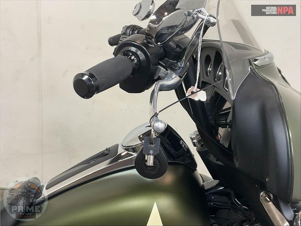2022 Harley-Davidson FLHTCUTG TRI GLIDE ULTRA CLASSIC — фото 10