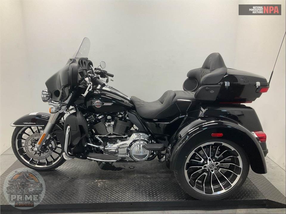2025 Harley-Davidson FLHTCUTG TRI GLIDE ULTRA CLASSIC — фото 3