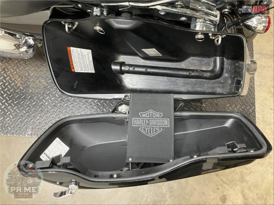 2016 Harley-Davidson FLHXS STREET GLIDE SPECIAL — фото 20