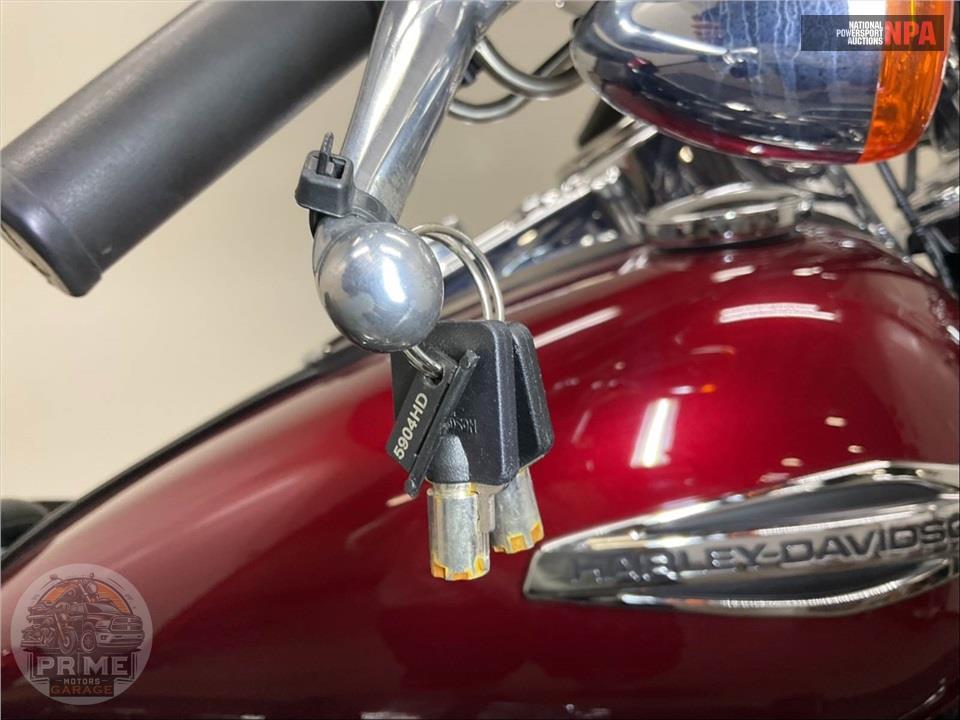 2016 Harley-Davidson FLD-103 DYNA SWITCHBACK — фото 12