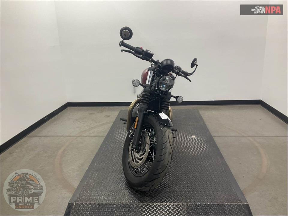 2022 Triumph BONNEVILLE BOBBER — фото 2