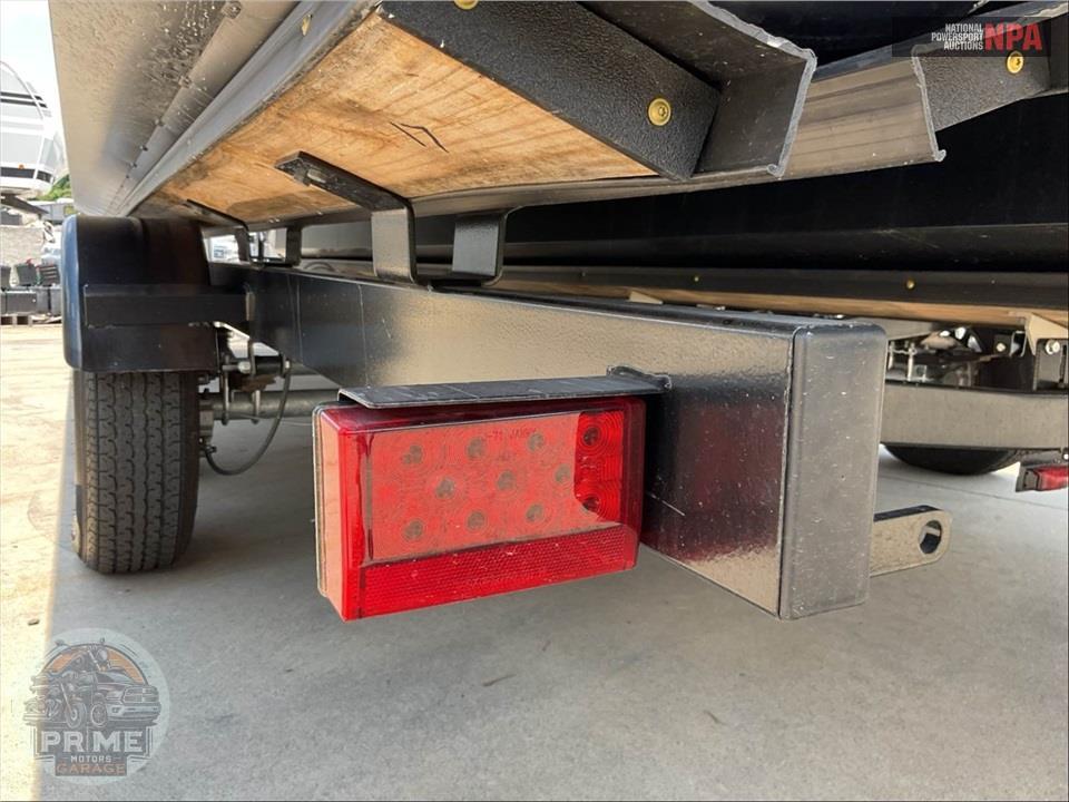 2025 Manitou Pontoon 22 SWITCH BACK CRUISE SERIES L=24/E=1 150 HP ROTAX OB — фото 38