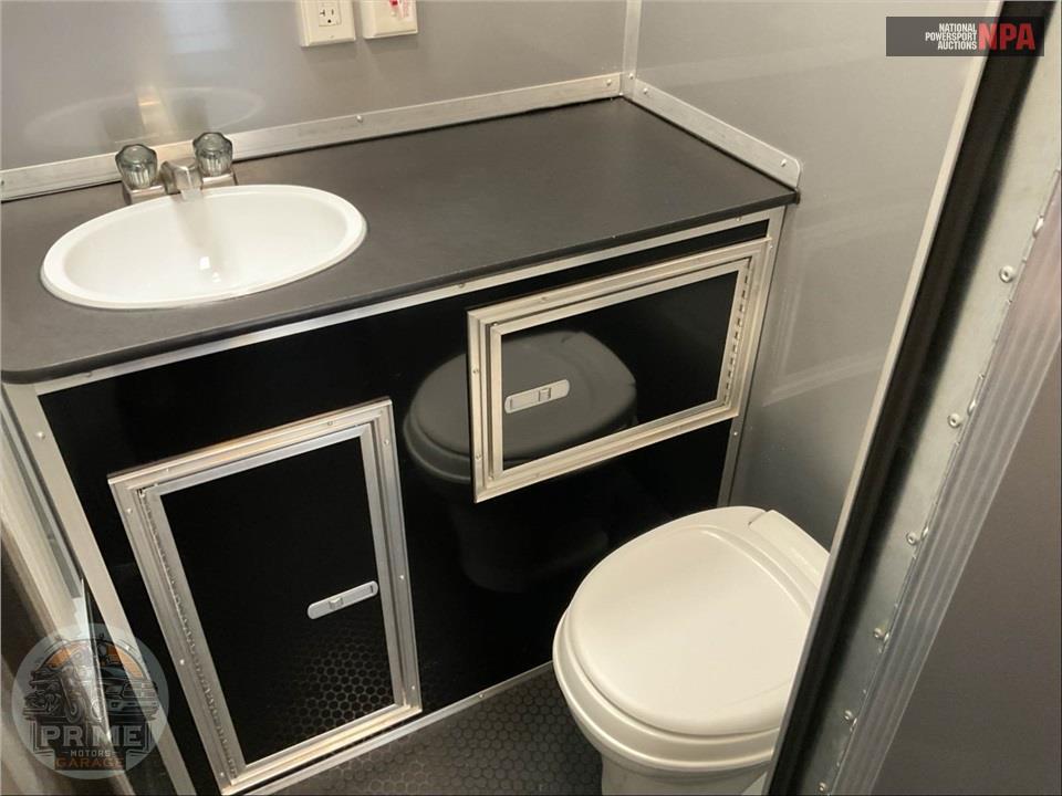 2022 Vintage Trailers P834-PS BATH — фото 14