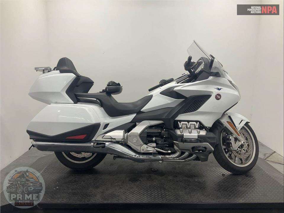 2018 Honda GL1800 GOLDWING TOUR (WHITE) — фото 1