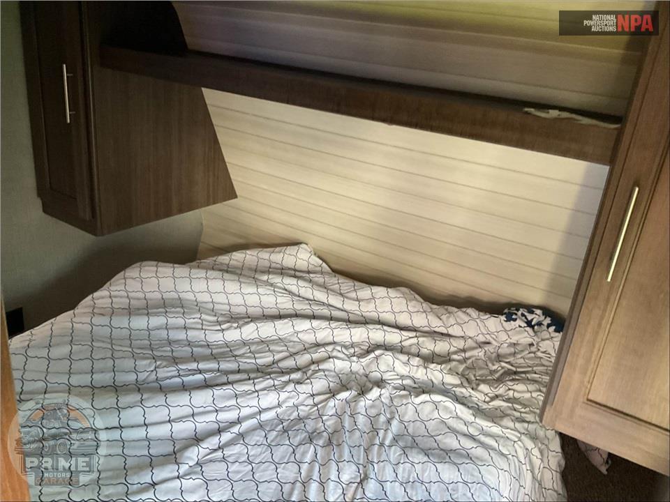 2019 Crossroads Rv M-328 SB - ZINGER SERIES — фото 11