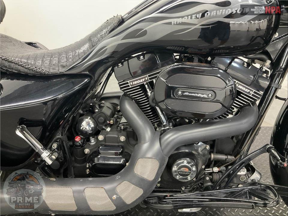 2016 Harley-Davidson FLHXSE CVO STREET GLIDE SPECIAL — фото 6