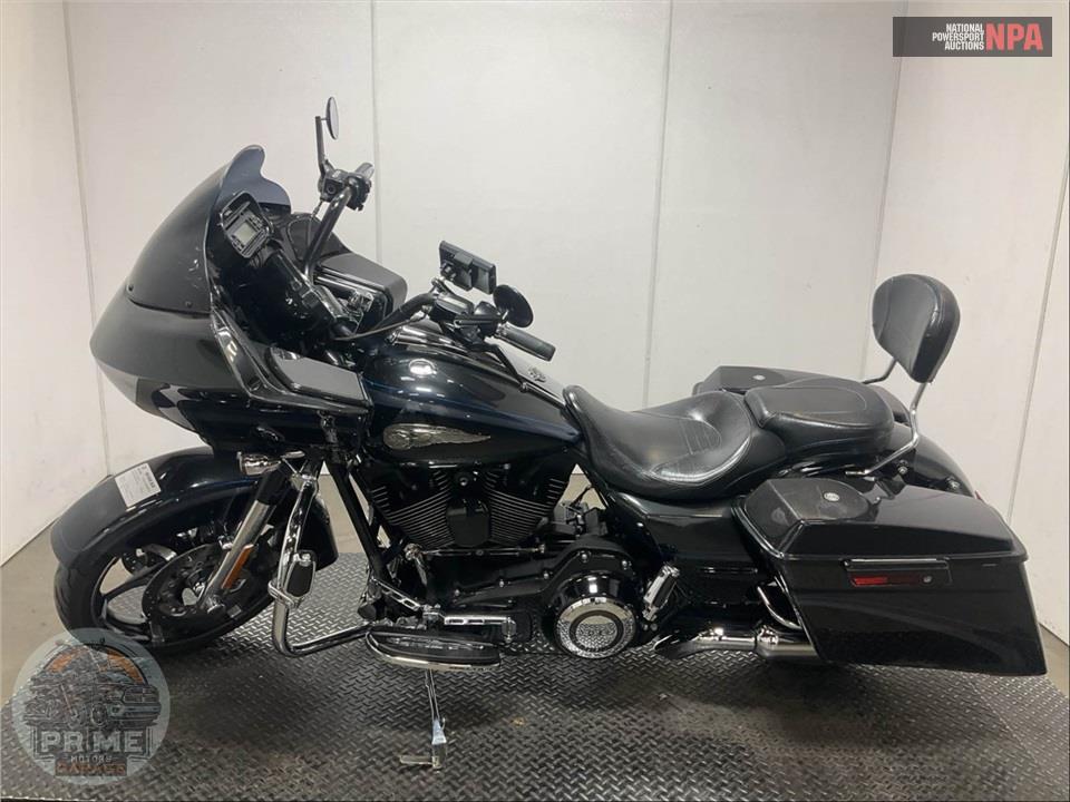 2013 Harley-Davidson FLTRXSE2 SCREAMIN EG ANN — фото 3