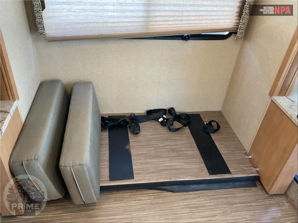 2017 Thor Motor Coach M-24.1 FORD - AXIS SERIES — фото 11