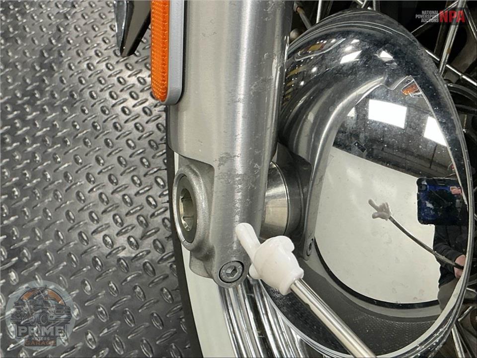 2019 Harley-Davidson FLDE DELUXE — фото 29