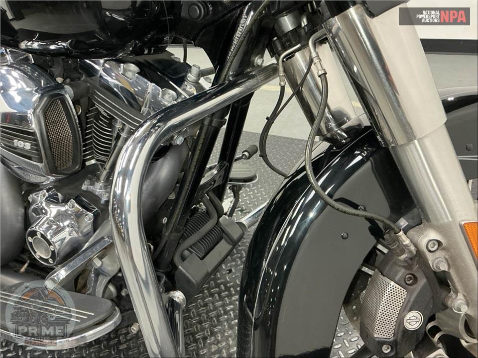 2015 Harley-Davidson FLHXS STREET GLIDE SPECIAL — фото 16