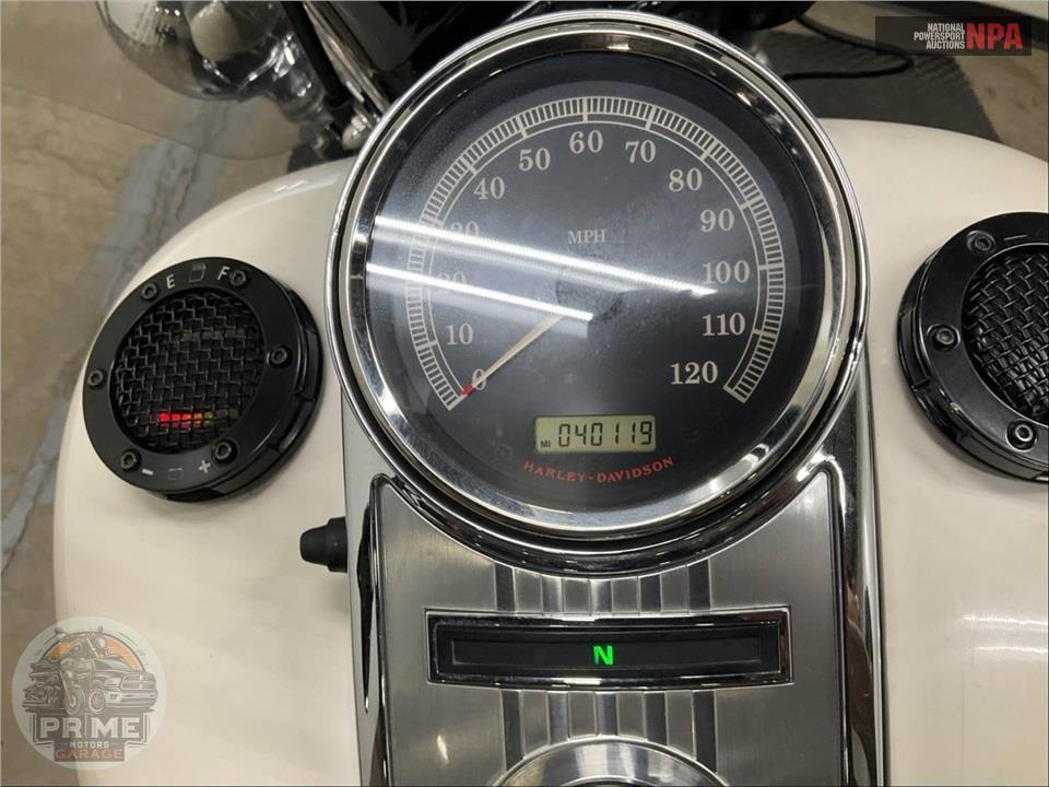 2011 Harley-Davidson FLHP POLICE ROAD KING — фото 5
