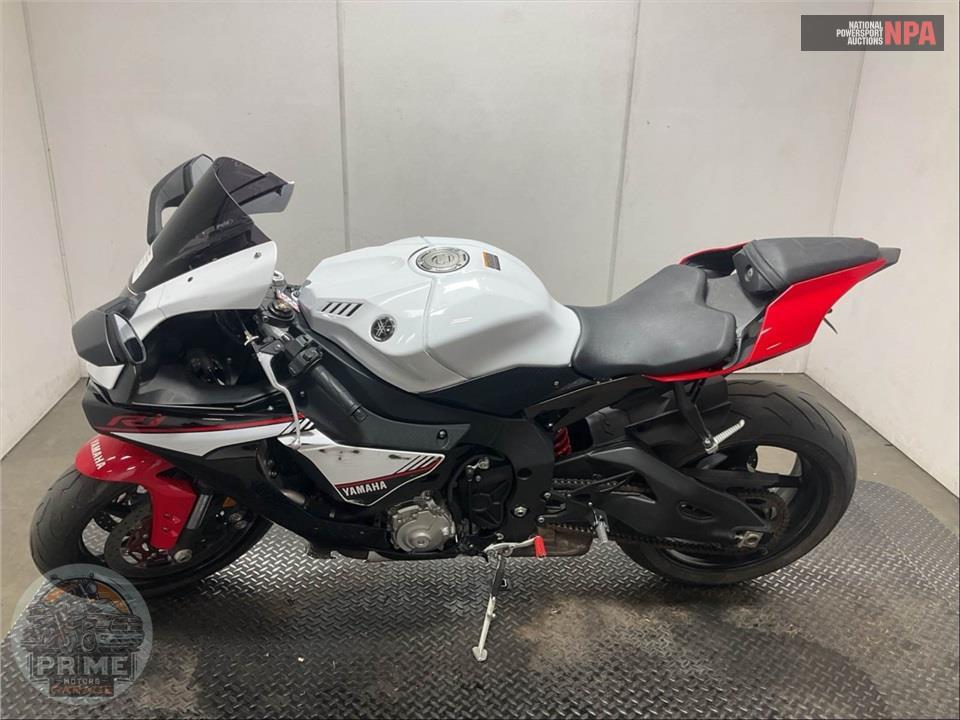 2016 Yamaha YZF-R1S — фото 3