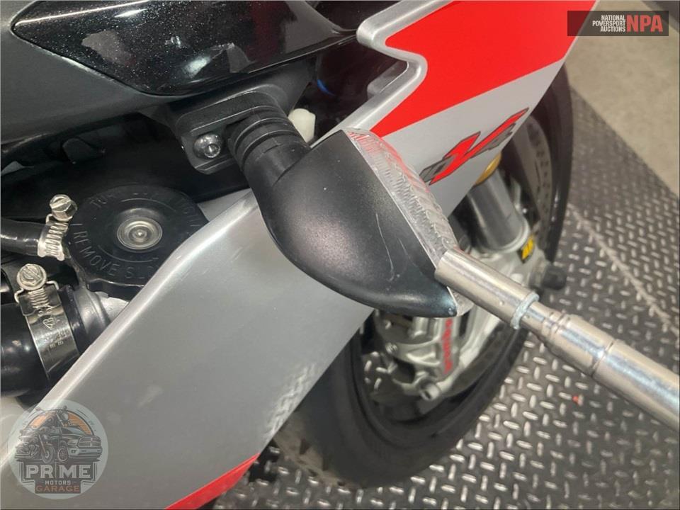 2018 Aprilia TUONO V4 1100 RR — фото 28