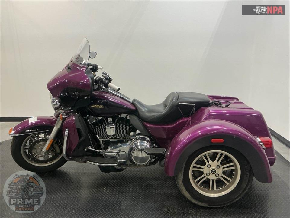 2016 Harley-Davidson FLHTCUTG TRIGLIDE ULTRA CLASSIC — фото 3
