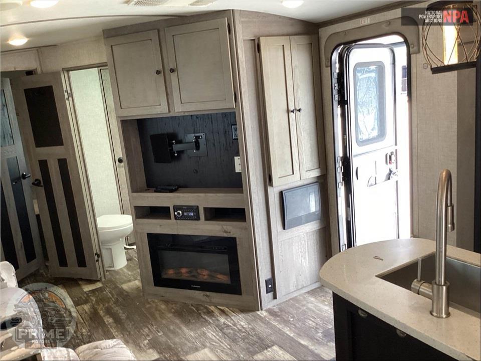 2020 Keystone Rv M-335 CG - OUTBACK TOY HAULER SERIES — фото 9