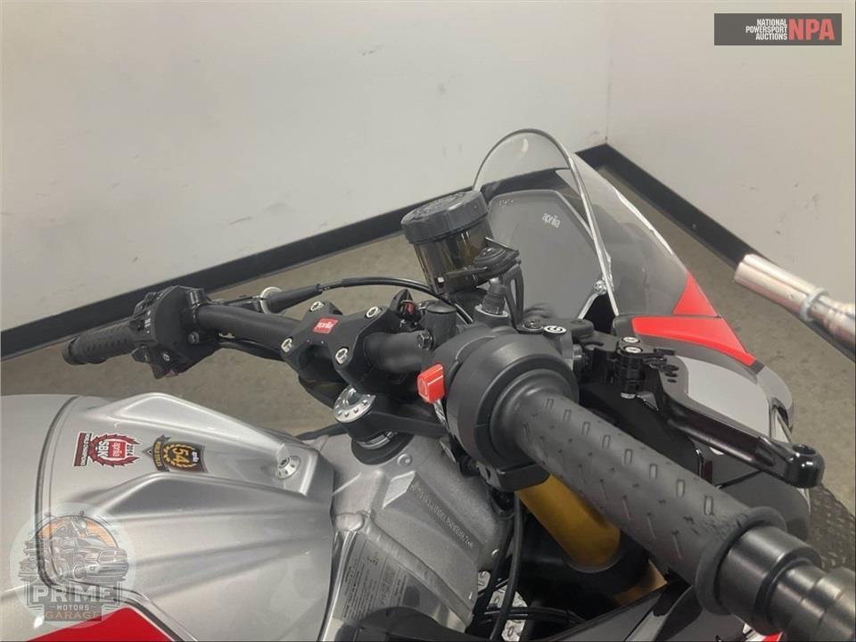 2018 Aprilia TUONO V4 1100 RR — фото 27