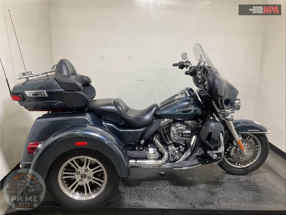 2015 Harley-Davidson FLHTCUTG TRIGLIDE ULTRA CLASSIC — фото 1