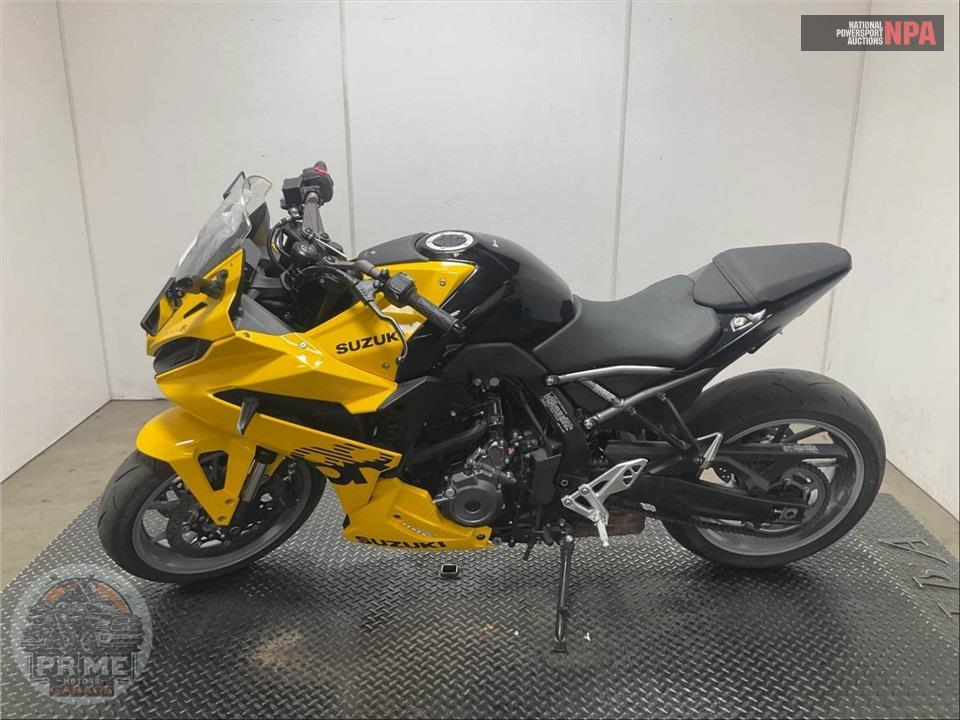 2024 Suzuki GSX800FRQM4 GSX-8R — фото 3