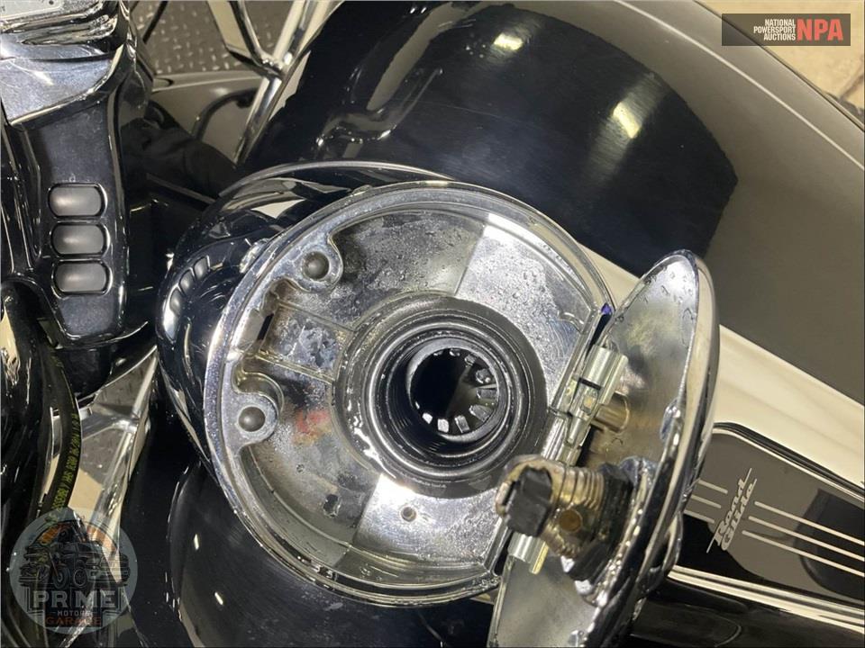 2015 Harley-Davidson FLTRXS ROAD GLIDE SPECIAL — фото 17
