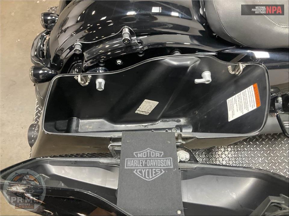 2017 Harley-Davidson FLHRXS ROAD KING SPECIAL — фото 22