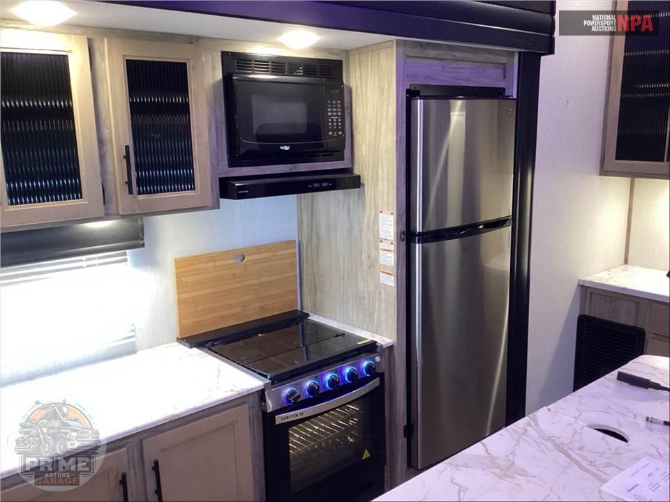 2022 Cherokee By Forest River M-291RL ARCTIC WOLF FIFTH WHEEL SERIES — фото 16