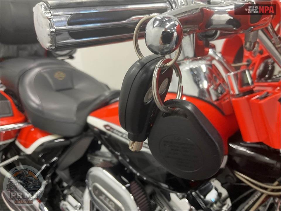 2012 Harley-Davidson FLHTCUSE7 SCREAMIN EAGLE — фото 11