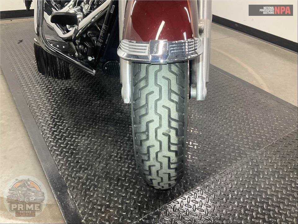 2018 Harley-Davidson FLDE DELUXE — фото 18
