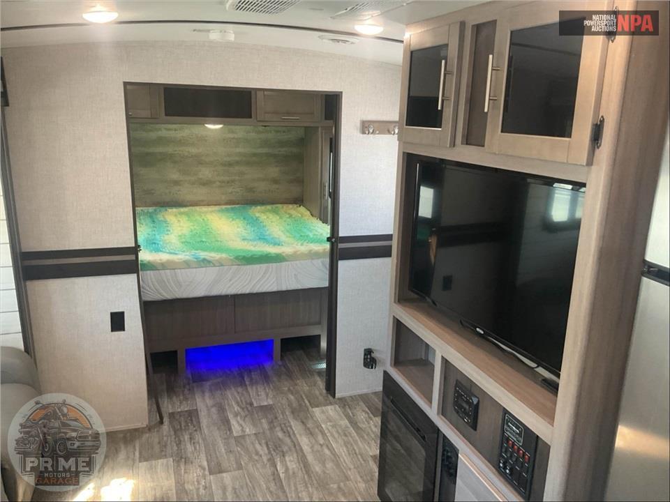 2021 Crossroads Rv M-253 RB - SUNSET TRAIL SUPER LITE SERIES — фото 7