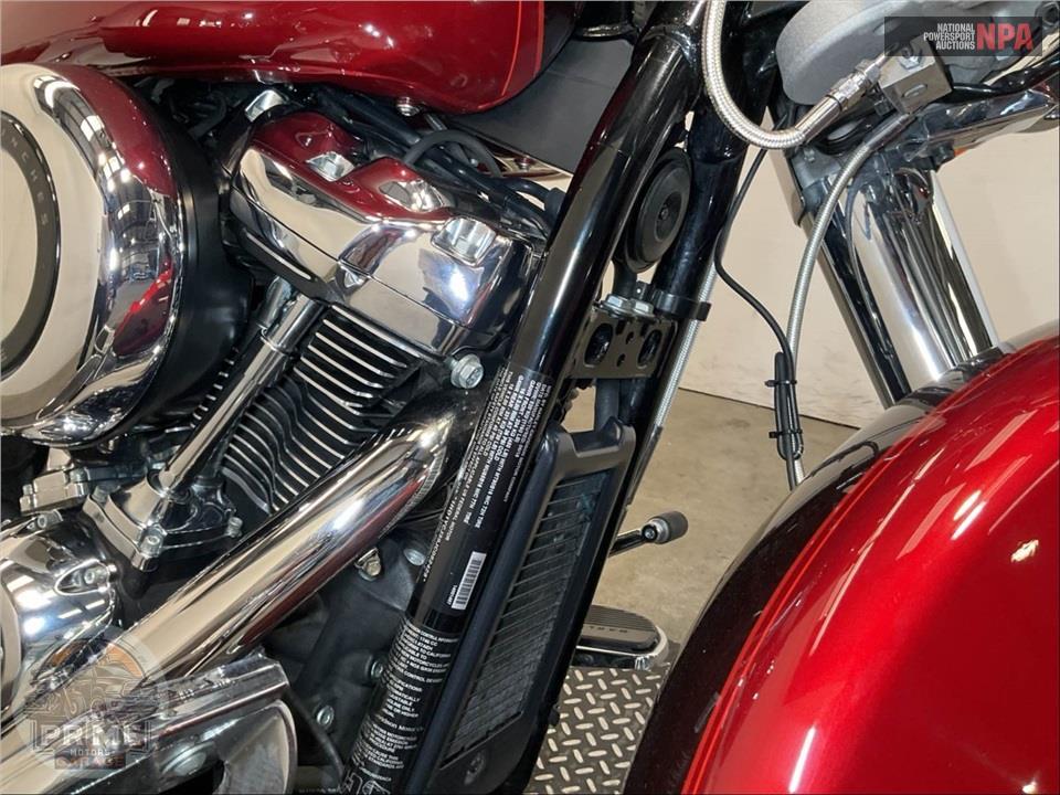 2018 Harley-Davidson FLDE DELUXE — фото 12