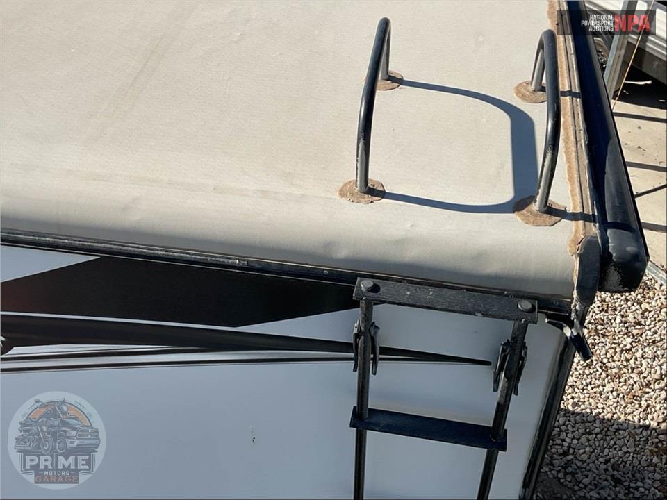 2015 Crossroads Rv LAS VEGAS - ELEVATION TOY HAULER TOY HAULER SERIES — фото 30