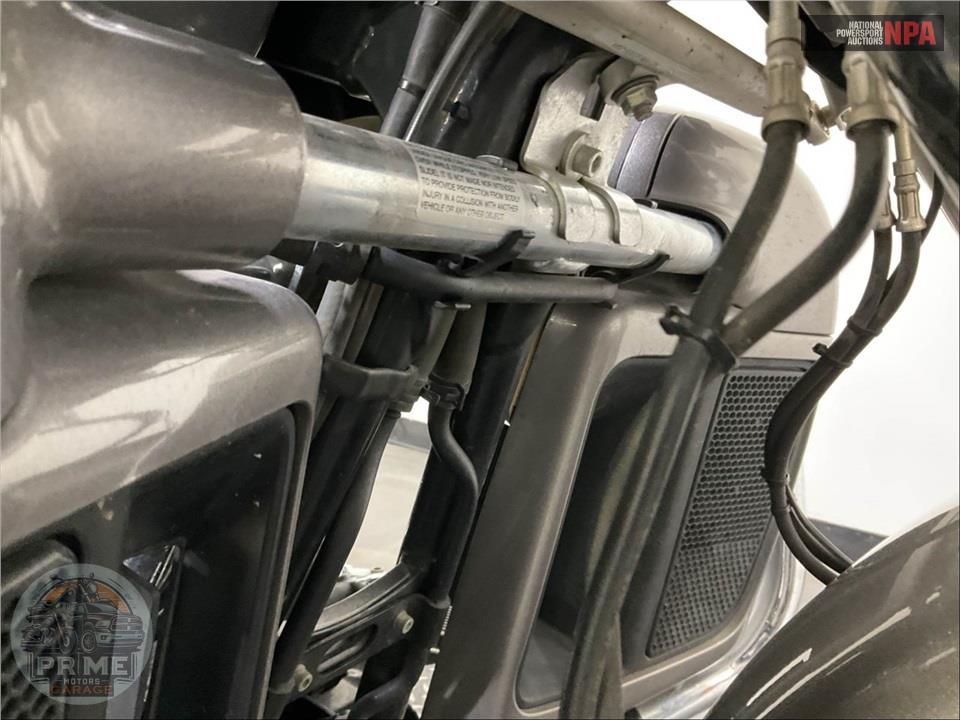 2016 Harley-Davidson FLHTCUTG TRIGLIDE ULTRA CLASSIC — фото 11