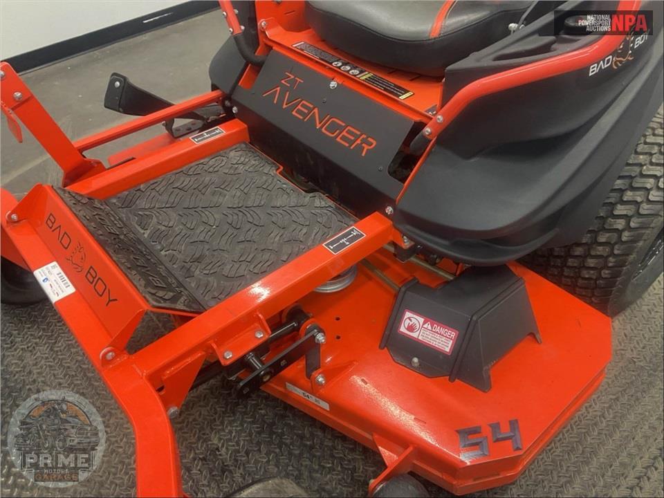 2024 Bad Boy Mowers ZT AVENGER 54" KOHLER 26HP — фото 17