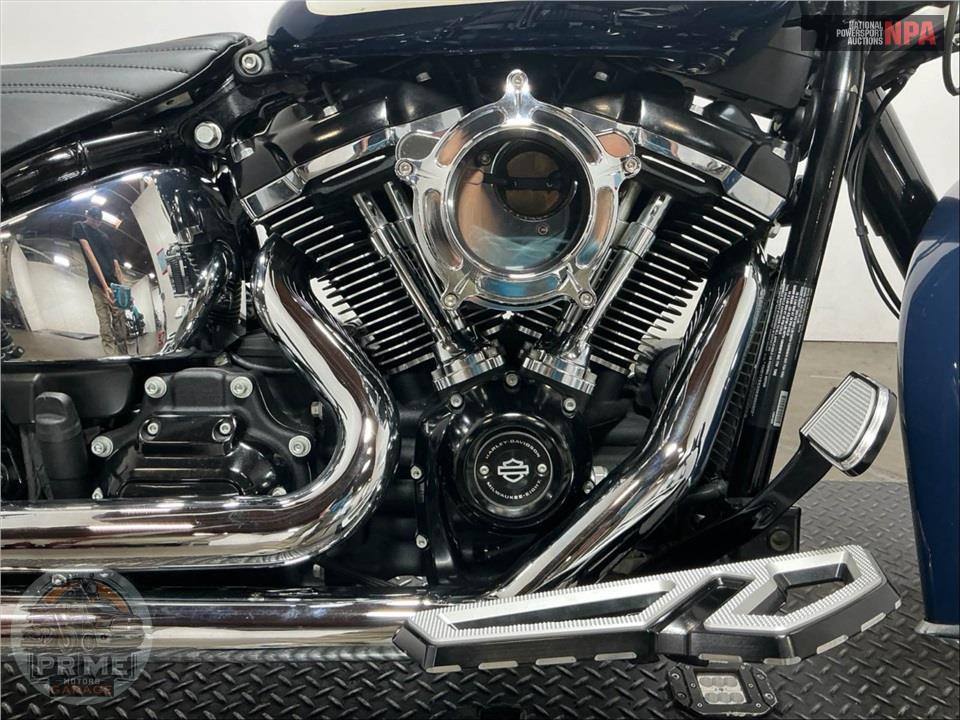 2019 Harley-Davidson FLHCS HERITAGE CLASSIC 114 — фото 6