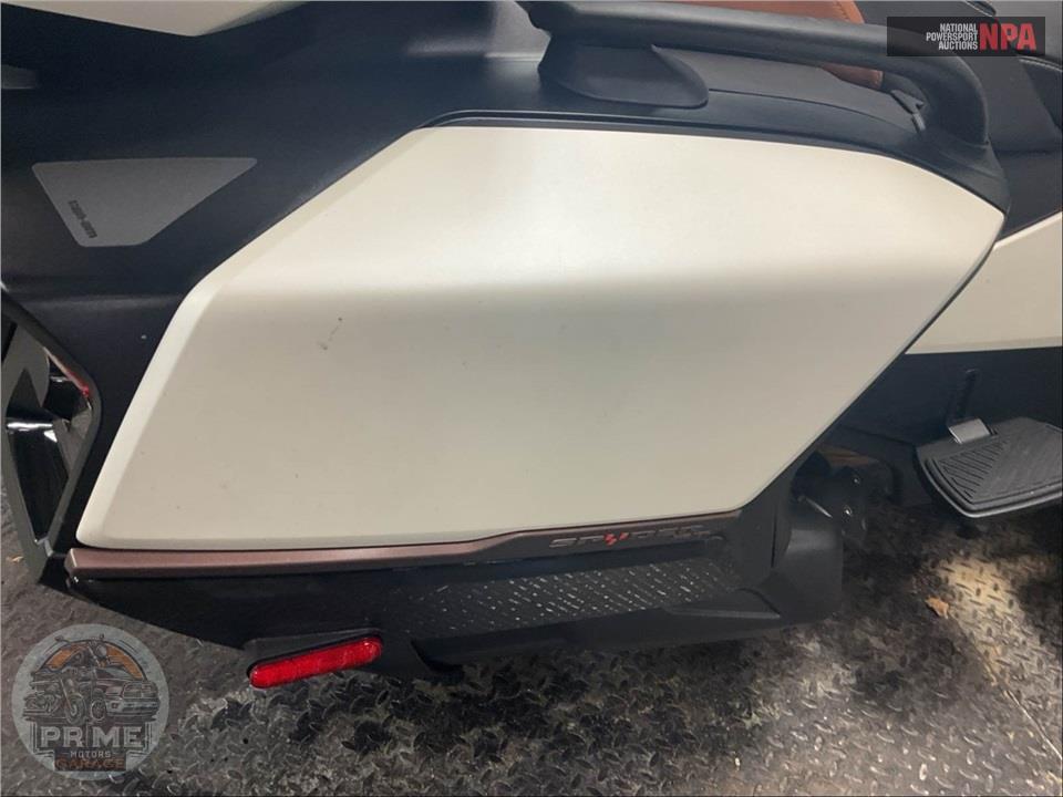 2024 Can-Am SPYDER RT SEA-TO-SKY — фото 16